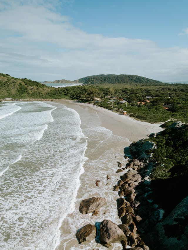 como chegar na ilha do mel