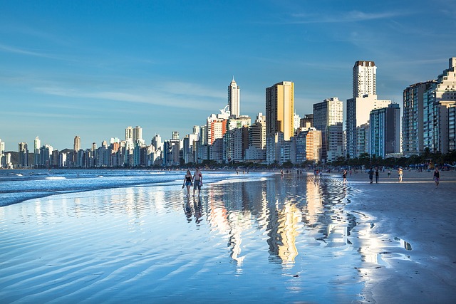 onde fica balneário camboriu