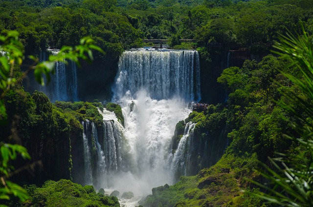 Explore as melhores cachoeiras de Itapemirim